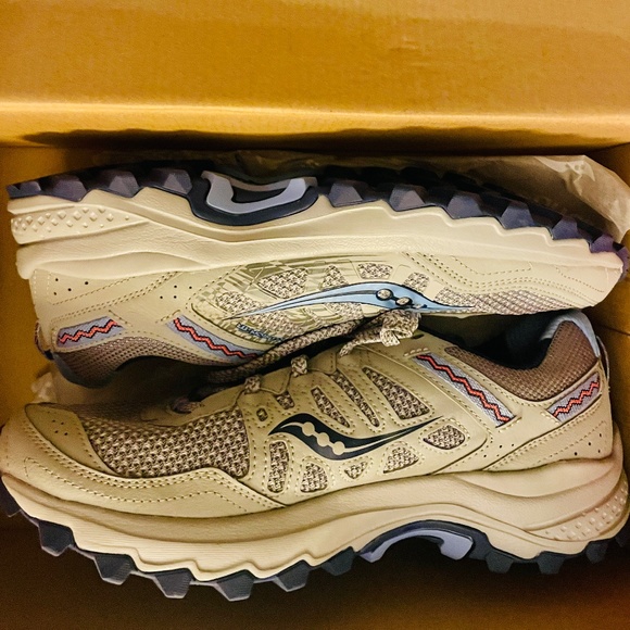 Brand New Women’s Saucony Excursio TR12 Trail Running Shoes - Picture 2 of 10